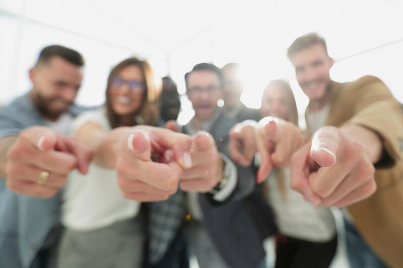 Equipo apoyando en búsqueda laboral